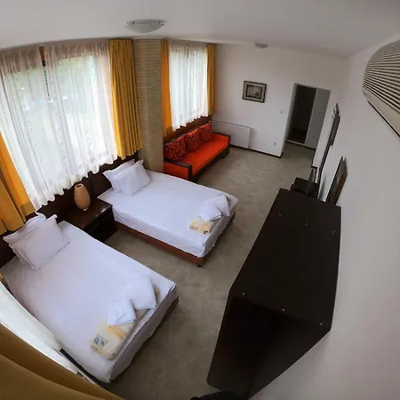 Guest house Къща За Гости Изар Rosen
